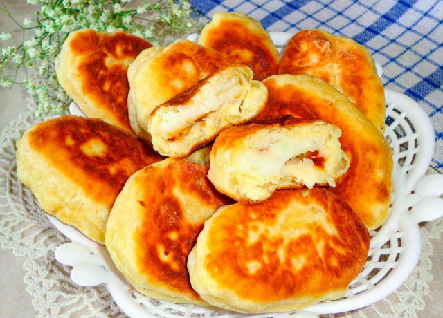 Пиріжки з картоплею на кефірі смажені на сковороді рецепт з фото покроково 