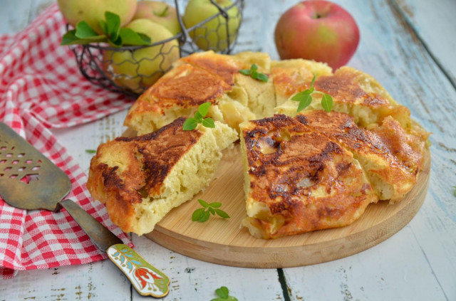 Пиріг з яблуками на сковороді без духовки рецепт з фото покроково і відео 