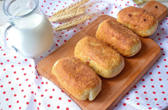 Швидкі дріжджові пиріжки на молоці смажені рецепт з фото покроково 