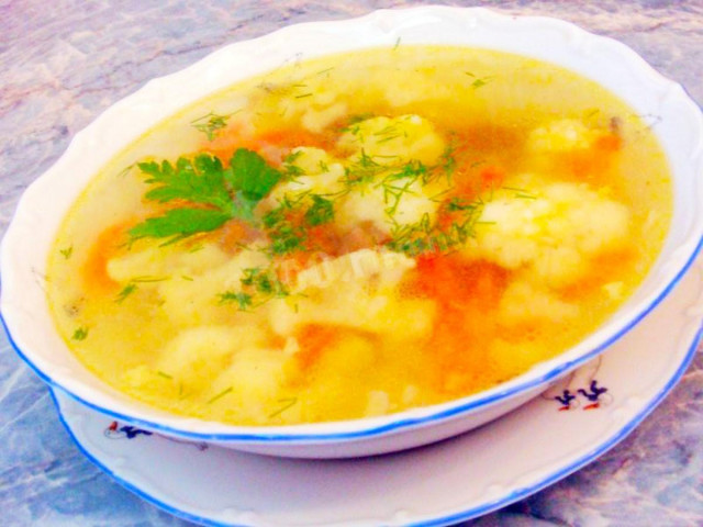 Овочевий суп з цвітною капустою 