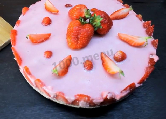 Йогуртовий торт з полуницею без випічки з печива рецепт з фото покроково і відео 