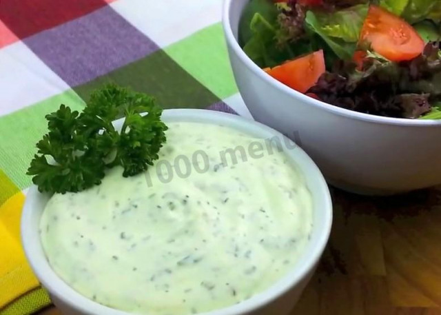 Заправка для салату з знежирених вершків і майонезу рецепт з фото 