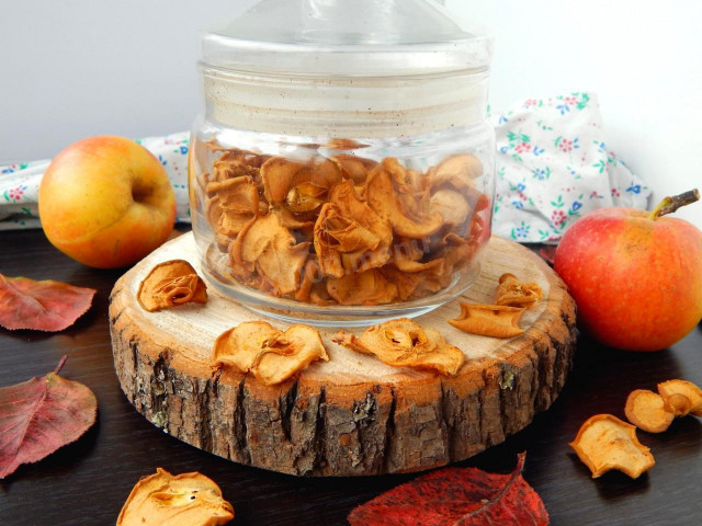Сушені яблука в духовці рецепт з фото 