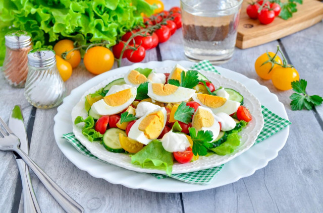 Салат огірок помідор яйце рецепт з фото покроково і відео 