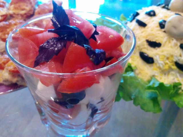 Салат з помідорами і оливками рецепт з фото крок за кроком 