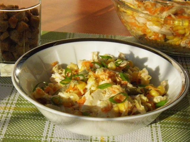 Салат з кіріешкамі і куркою рецепт з фото покроково 