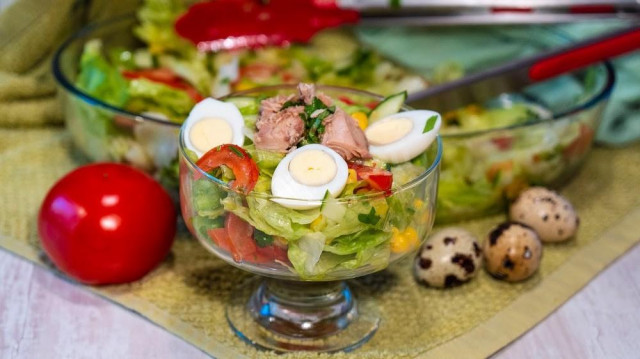 Салат з консервованим тунцем, кукурудзою і яйцем рецепт з фото покроково і відео 
