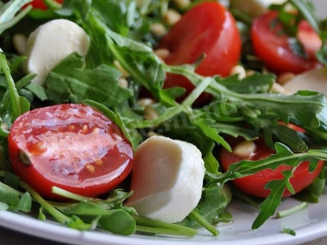 Салат з помідорів кульбаби моцарели рецепт з фото 