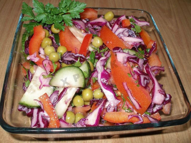 Салат з червонокачанної капусти з овочами і зеленим горошком рецепт з фото покроково 