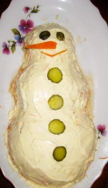 Салат Снеговичок з консервованою сайра рецепт з фото покроково 