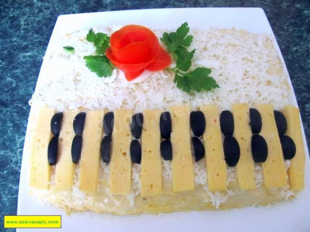 Салат Білий рояль з копченою грудкою рецепт з фото покроково 