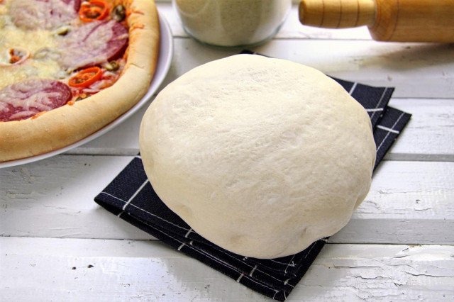 Пишне тісто для піци дріжджове рецепт з фото покроково 