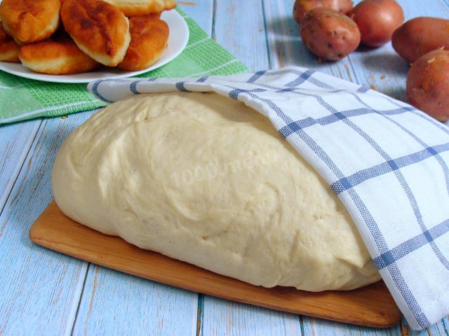 Тісто на картопляному відварі для пиріжків рецепт з фото покроково 
