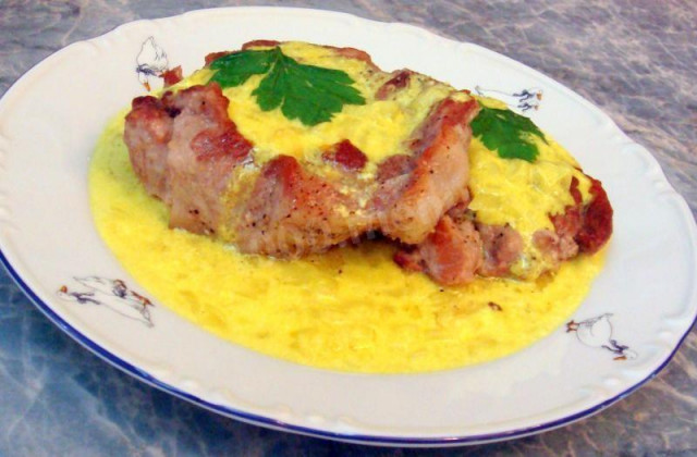 М'ясо під шафрановим соусом рецепт з фото покроково 