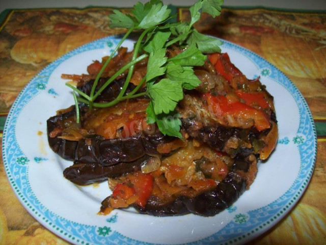 Гаряча закуска-соте з баклажанів з помідорами і перцем рецепт з фото покроково 