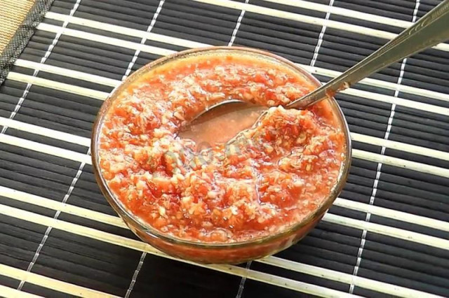 Пекуча закуска з хрону з помідорами і часником рецепт з фото і відео 