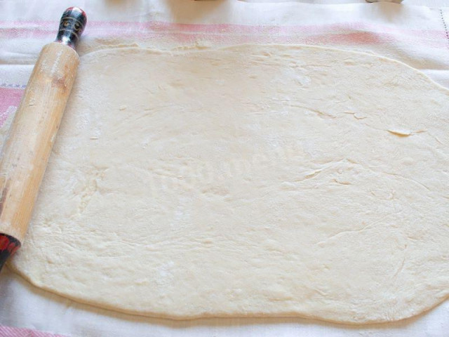 Дріжджове тісто для яблучного штруделя рецепт з фото