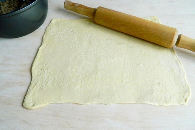 Листкове дріжджове тісто для рулету рецепт з фото 