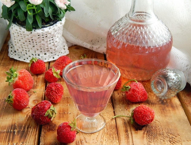 Полунична настоянка з полуниці і 15 схожих рецептів: фото, калорійність, відгуки 