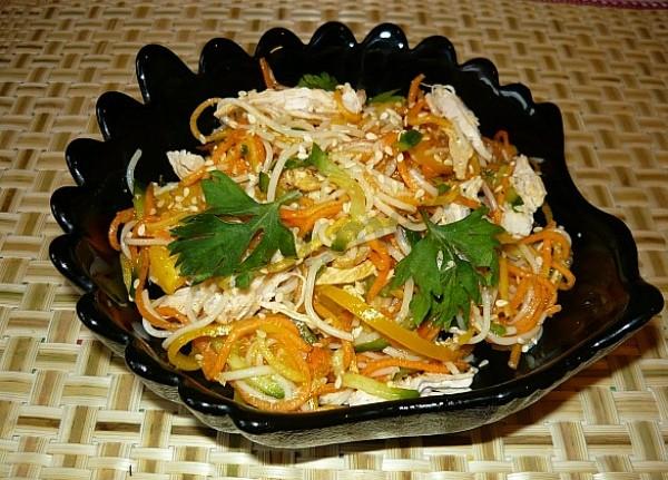 Салат з рисової локшини з овочами і куркою рецепт з фото покроково 