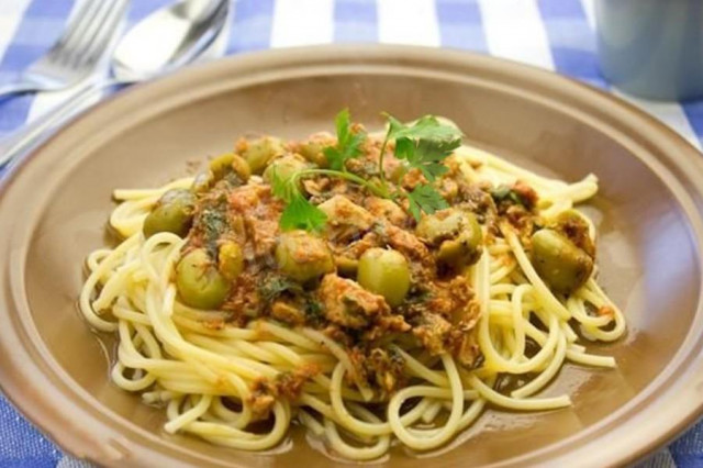 Спагетті з тунцем рецепт з фото 