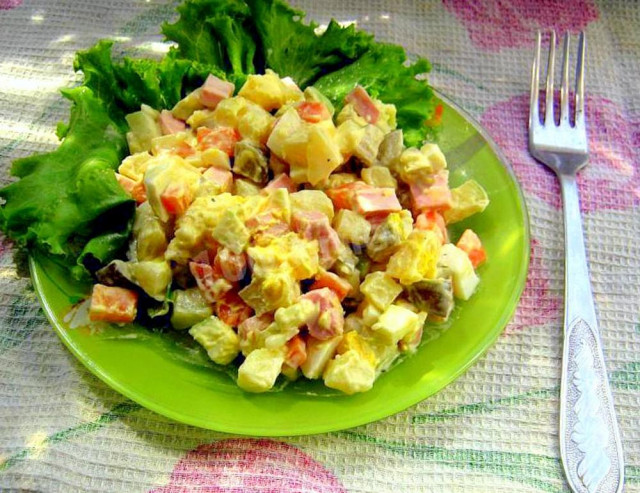 Класичний зимовий салат олів'є з ковбасою і яблуком рецепт з фото покроково 