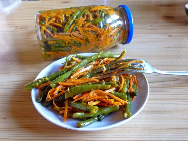 Салат стручкова квасоля по корейськи з морквою і оцтом рецепт з фото покроково 