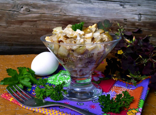 Салат з баклажанів з яйцем і маринованою цибулею рецепт з фото покроково 