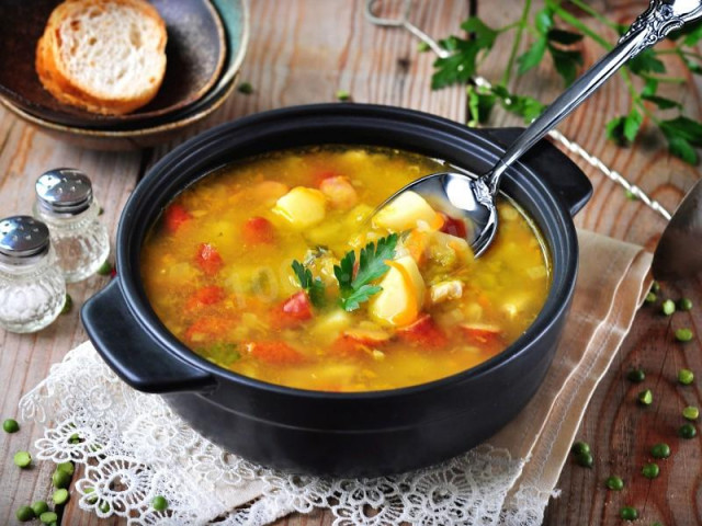 Гороховий суп з мисливськими ковбасками рецепт з фото 