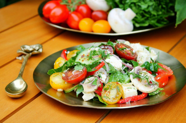 Салат овочевий з сиром рецепт з фото 