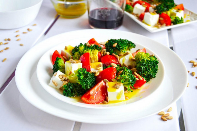 Грецький салат з сиром сіртакі брокколі, помідорами рецепт з фото покроково і відео 