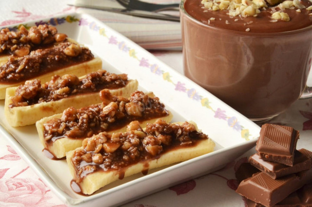 Банани фаршировані горіхами в шоколаді рецепт з фото 