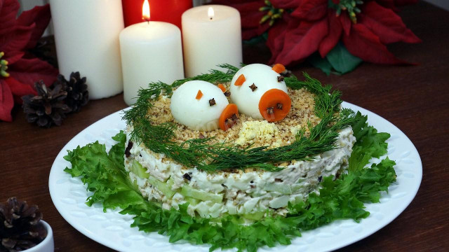 Салат Ніжність з куркою яйцями огірками рецепт з фото покроково і відео 