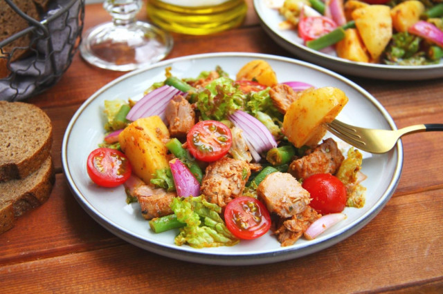 Іспанський салат з тунцем і картоплею рецепт з фото покроково 