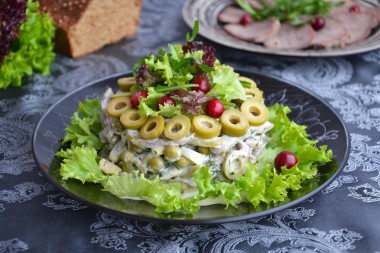 Салат с языком и солеными огурцами