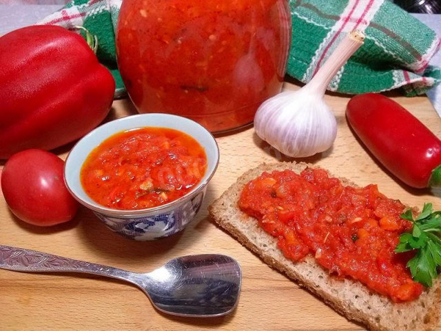 Аджика з помідор пальчики оближеш рецепт з фото 