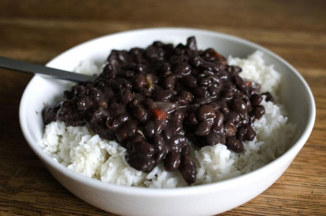 Чорні боби з рисом рецепт з фото 