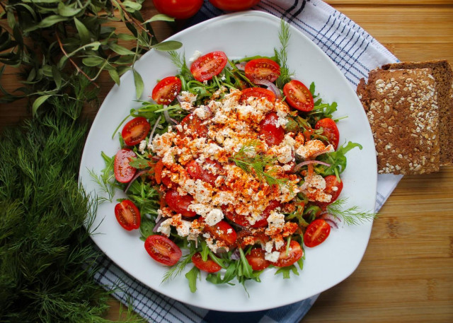 Простий салат з руколли помідорів чері і сиру рецепт з фото покроково 