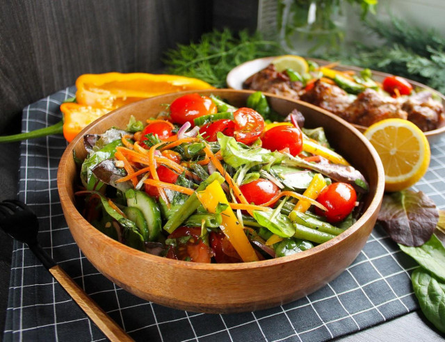 Овочевий салат зі стручкової квасолею і помідорами черрі рецепт з фото покроково 