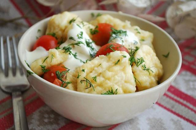 Картопляні ньоккі з помідорами черрі і зеленню рецепт з фото 