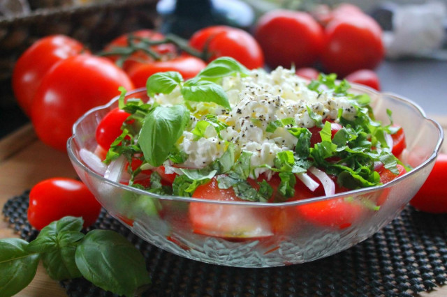 Салат з базиліком помідорами і сиром рецепт з фото покроково і відео 