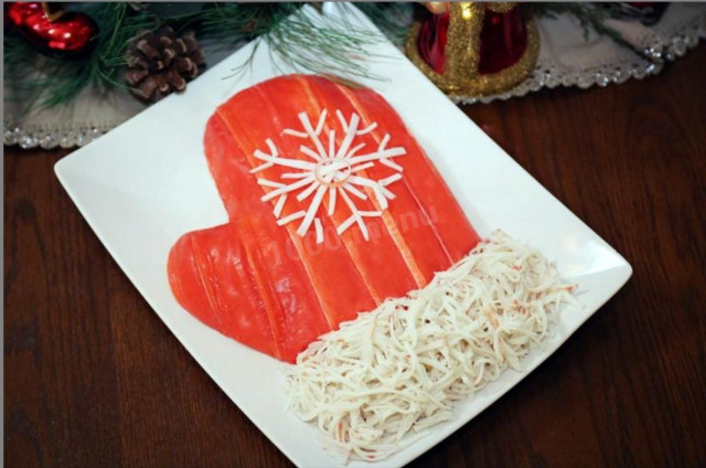 Салат Рукавиця Діда Мороза Новорічний рибний рецепт з фото покроково