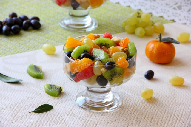 Легкий фруктовий салатик рецепт з фото покроково 