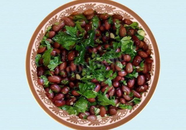 Салат із зеленню і червоною консервованою квасолею рецепт з фото 