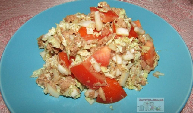 Салат з тунцем, пекінською капустою і помідорами рецепт з фото і відео 