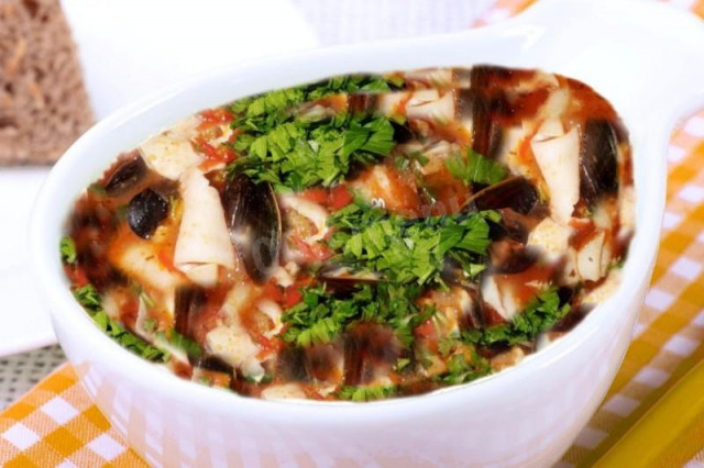 Томатний суп з морепродуктами мідії, креветки, кальмари рецепт з фото 