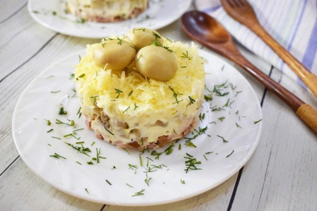 Салат варене яйце копчена курка сир мариновані гриби рецепт з фото покроково 