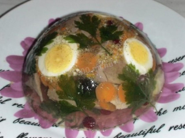 Заливне з яловичого мови з вареним яйцем і маслинами рецепт з фото покроково 