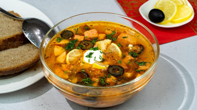 Швидкий суп з овочевою заправкою і ковбасою рецепт з фото покроково і відео 