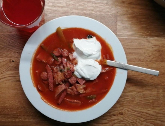 Яловича солянка з ковбасами цибулею томатною пастою рецепт з фото 